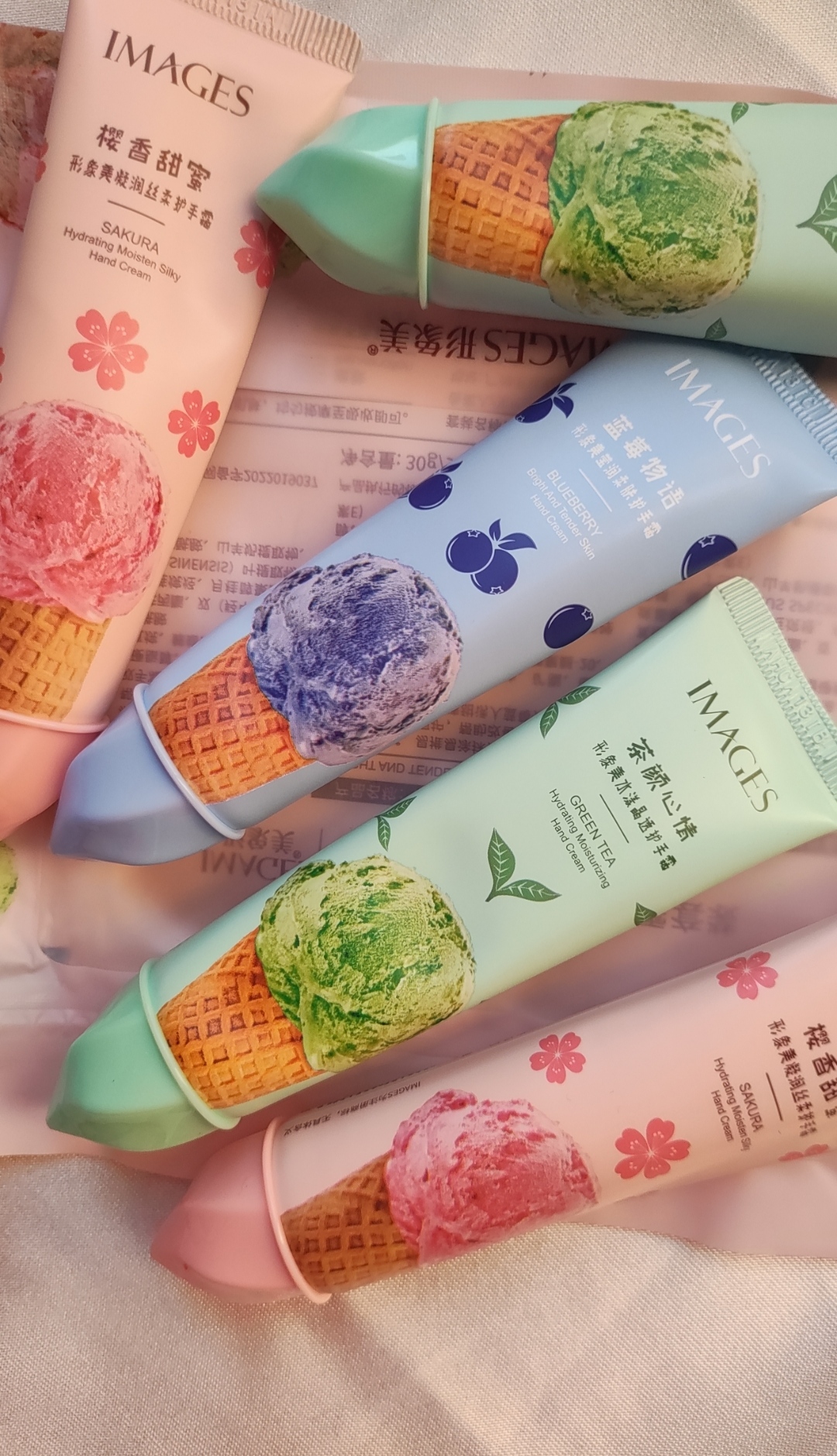 کرم نرم کننده ی دست بستنی کرم نرم کننده ی دست بستنی